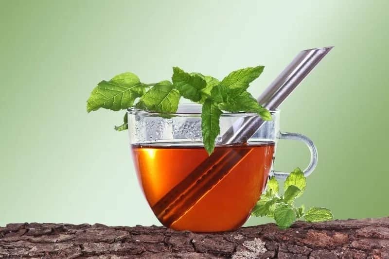 5 najlepszych herbat na wzdęcia, które naprawdę przyniosą ulgę brzuchowi