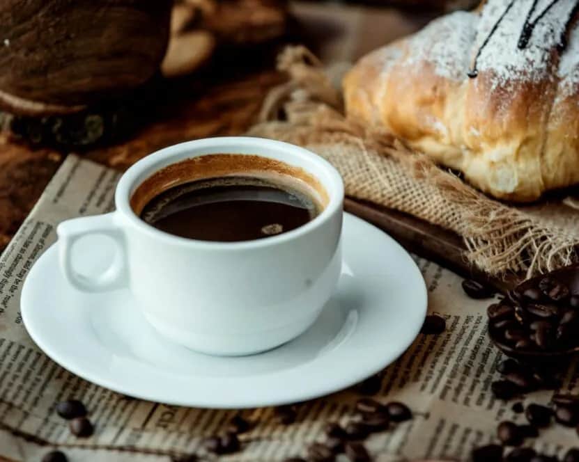 Czym jest americano? Jak powstaje ta kawa i czym różni się od innych?