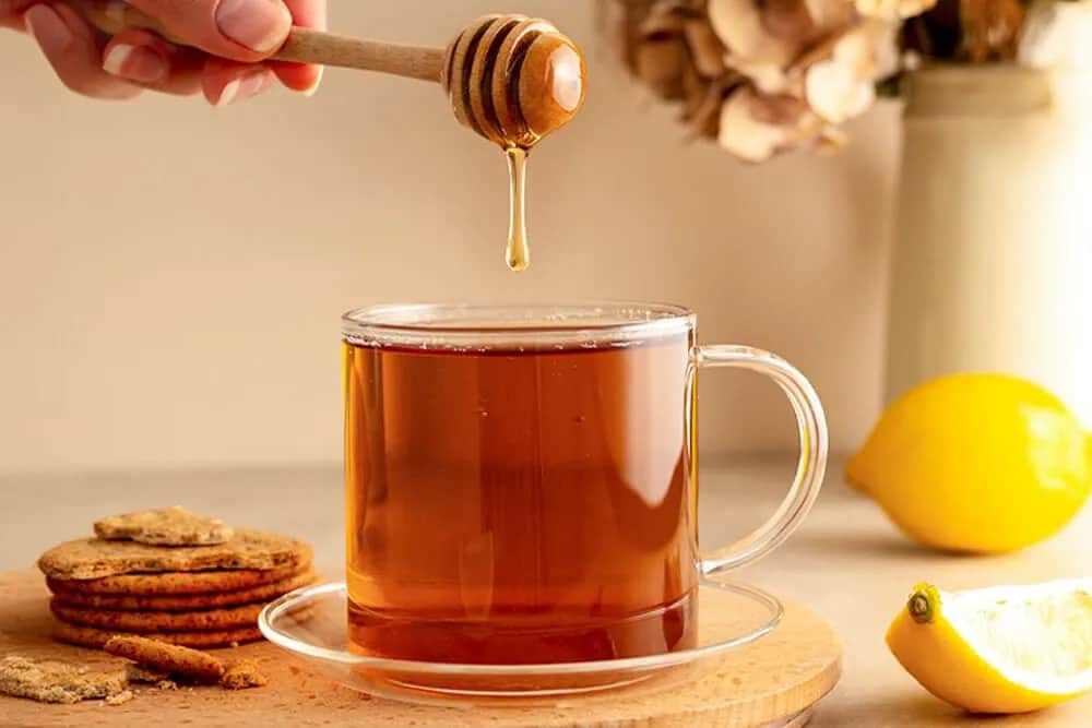 Prosty przepis na herbatę z imbirem i cytryną – zdrowie w filiżance