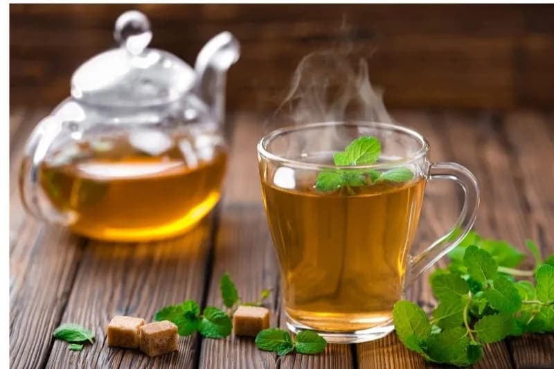 Najskuteczniejsze herbaty na nudności: 5 sprawdzonych sposobów na ulgę