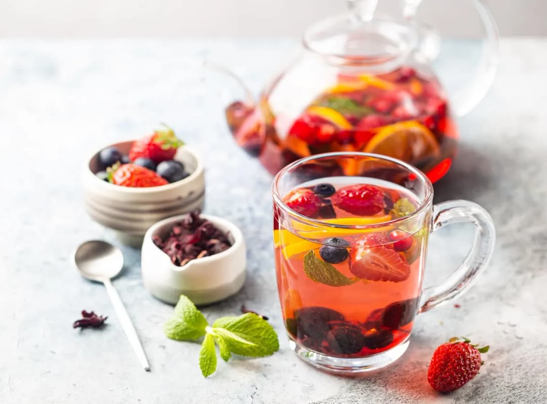 Najlepszy przepis na domową herbatę owocową: aromatyczna i rozgrzewająca