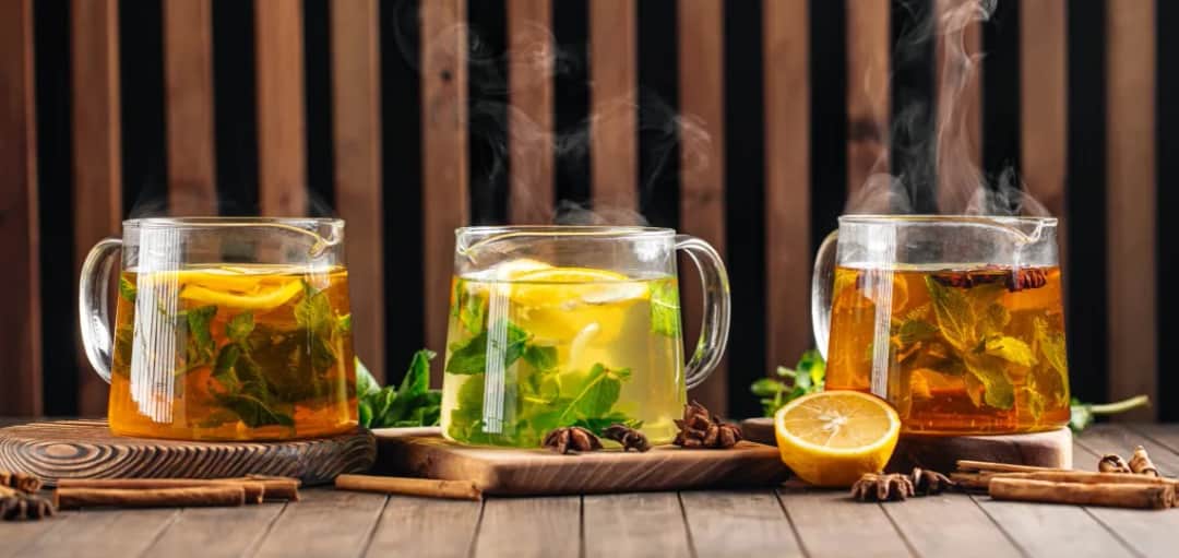 Skuteczna herbata na przeziębienie: 3 najlepsze przepisy i właściwości