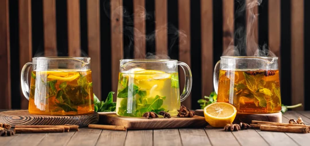 Skuteczna herbata na przeziębienie: 3 najlepsze przepisy i właściwości