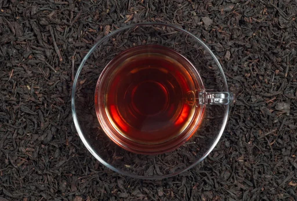 Mocna herbata jak narkotyk - fakty i mity o działaniu kofeiny