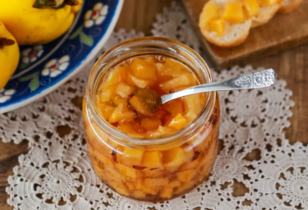 Domowy przepis na pigwowiec do herbaty: najlepszy sposób na wzmocnienie zimą